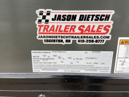 New United CLAV 8.5x23 Enclosed Trailer