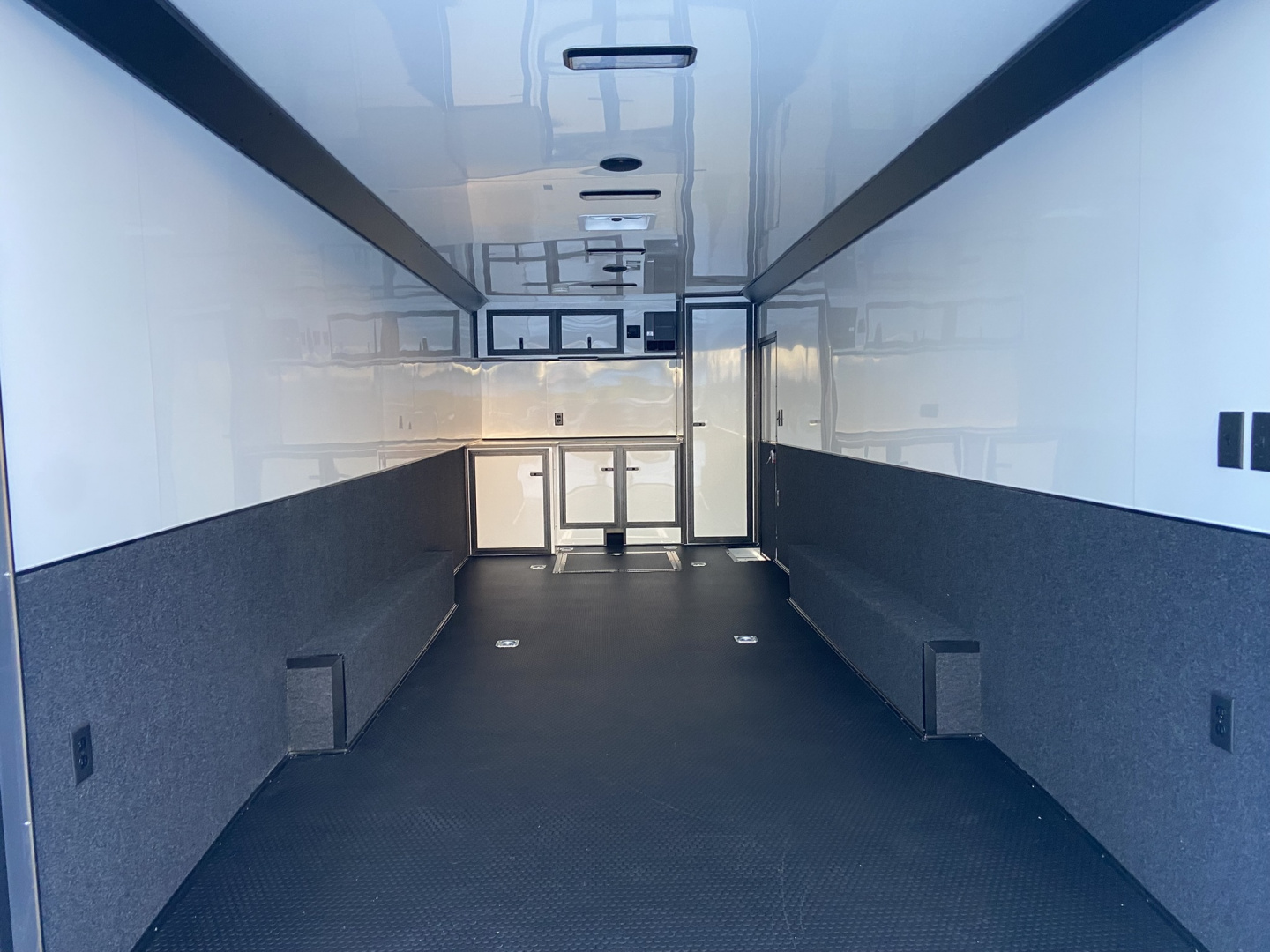 New United PREM 8.5X24 Racing Trailer