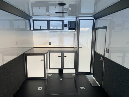 New United PREM 8.5X24 Racing Trailer