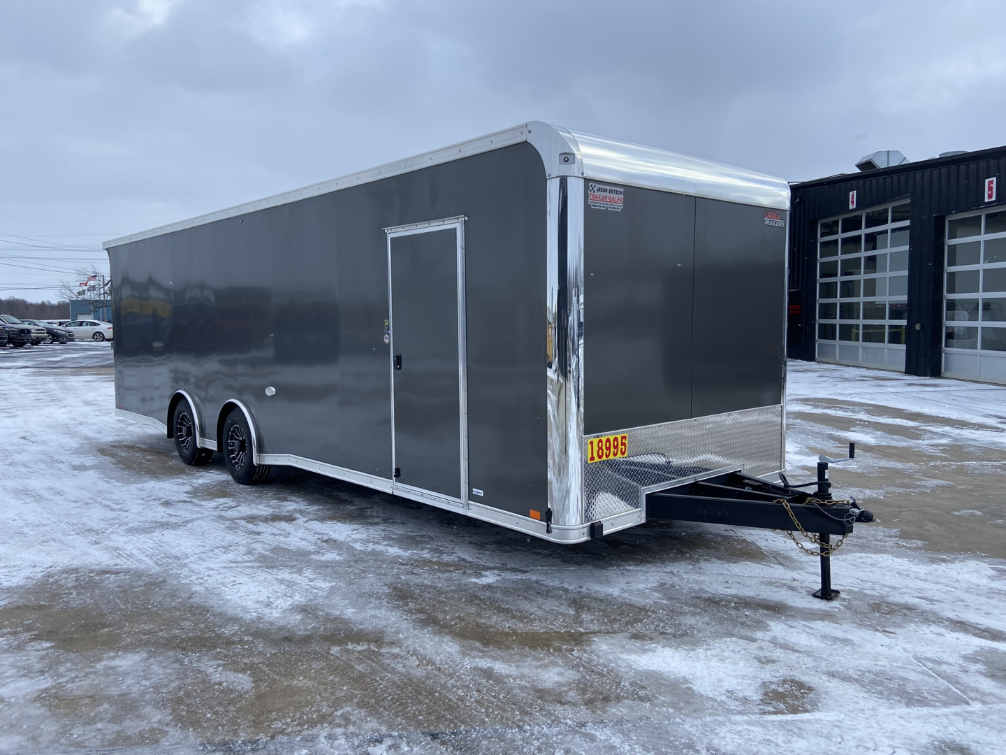 New United LIM 8.5X28 RACING TRAILER