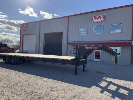 Used 2022 Texas Pride 102 x35' GN Flatbed w/ Mega Ramps