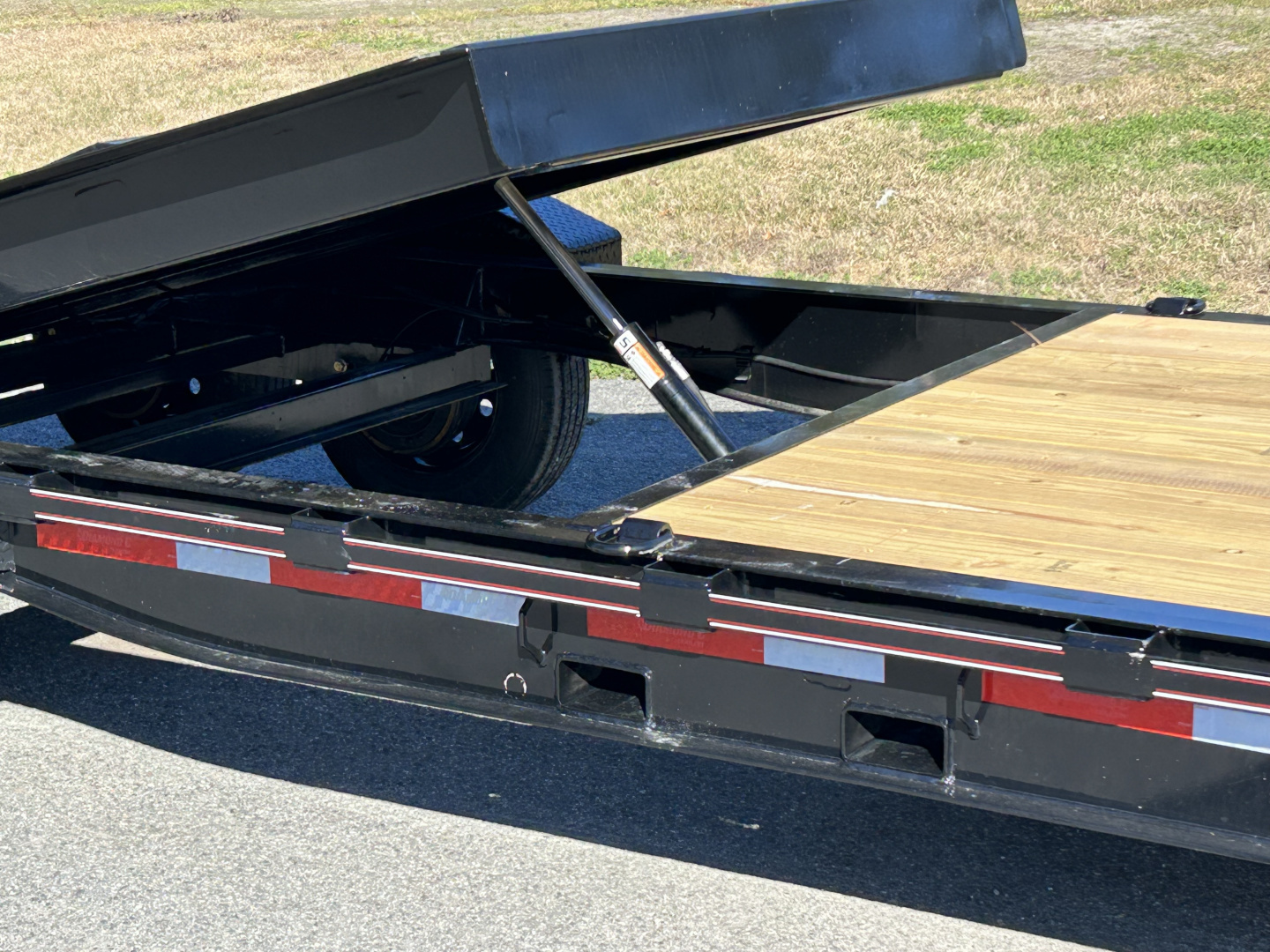 New 2026 Diamond C Trailers HDT210 Tilt Trailer #17,290 lbs Payload, HUGE 10K Axles Hydraulic Jack !