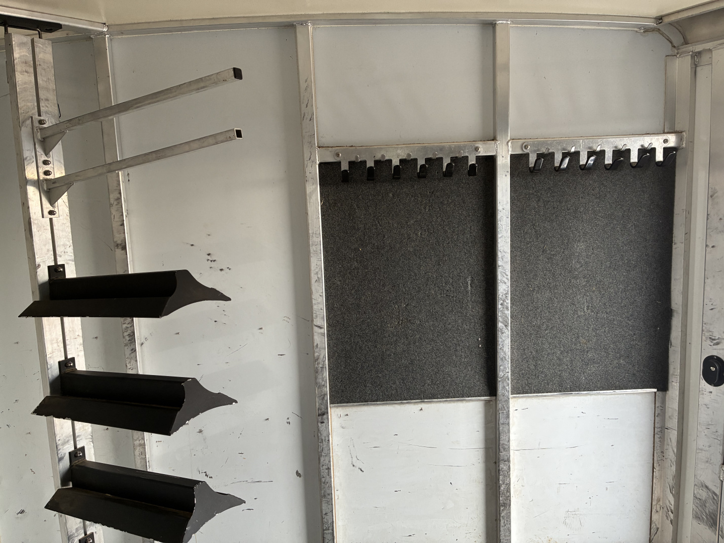 Used 2012 Cimarron 4 Horse Gooseneck Horse Trailer