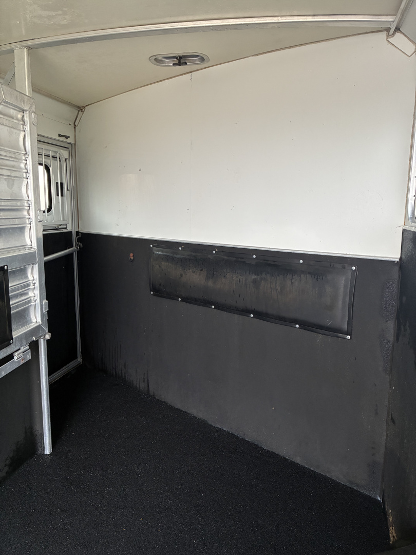 Used 2012 Cimarron 4 Horse Gooseneck Horse Trailer