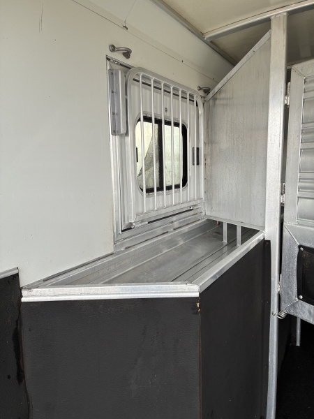 Used 2012 Cimarron 4 Horse Gooseneck Horse Trailer