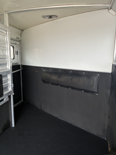 Used 2012 Cimarron 4 Horse Gooseneck Horse Trailer