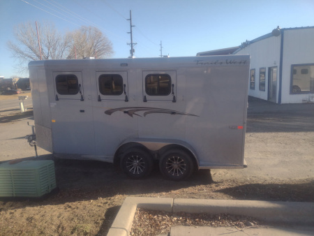 New 2026 Trails West Adventure 3 Horse Trailer