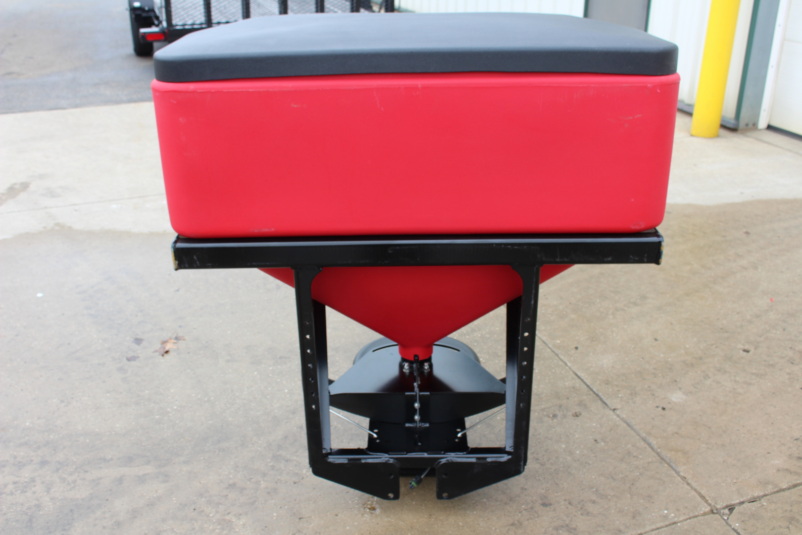 New 2026 BOSS TGS 11000 Salt Spreader