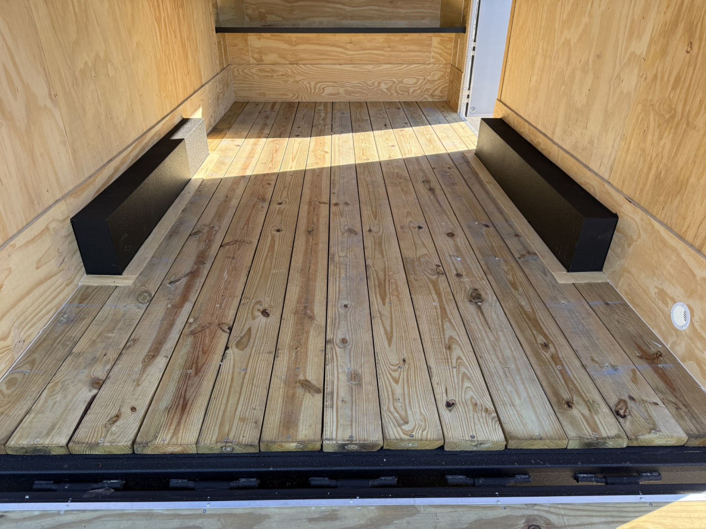 New TX8.5X16TA3 TEXAS TRAILERS 8.5' X 16' CARGO / ENCLOSED TRAILER W/REAR RAMP DOOR & SIDE DOOR, PRO LANDSCAPE PACKAGE