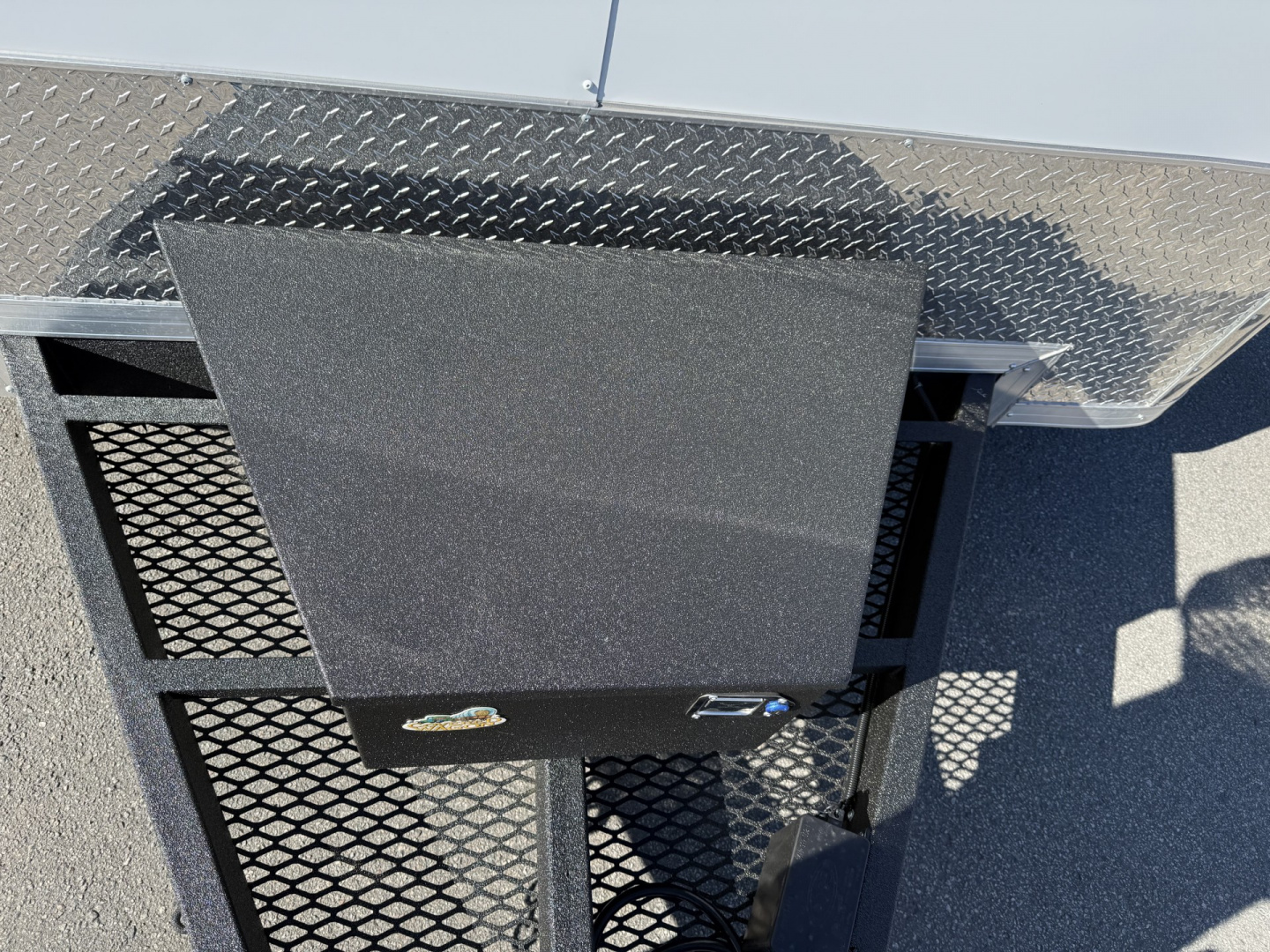 New TX8.5X16TA3 TEXAS TRAILERS 8.5' X 16' CARGO / ENCLOSED TRAILER W/REAR RAMP DOOR & SIDE DOOR, PRO LANDSCAPE PACKAGE