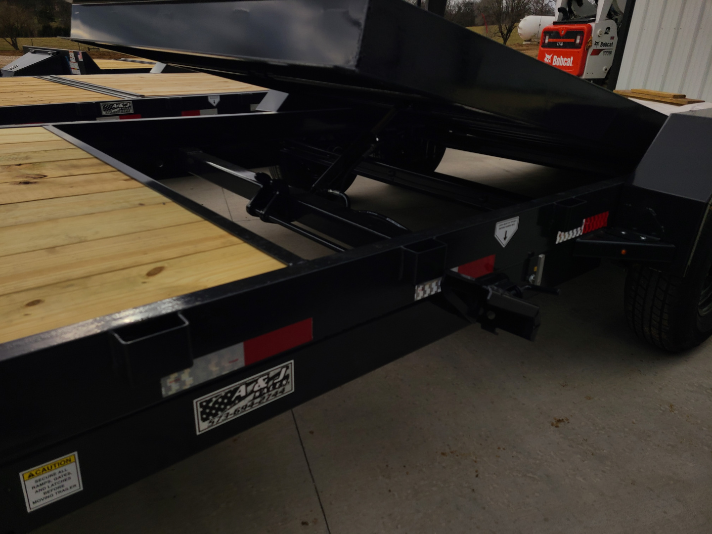 New Hillcrest 16+6 PARTIAL TILT, 16K AXLES