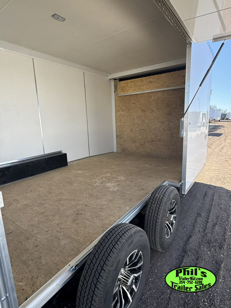 New Pace American 8.5X24 CAR HAULER WITH FULL ESCAPE DOOR & REMOVABLE FENDER Car / Racing Trailer