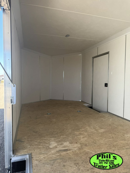 New Pace American 8.5X24 CAR HAULER WITH FULL ESCAPE DOOR & REMOVABLE FENDER Car / Racing Trailer