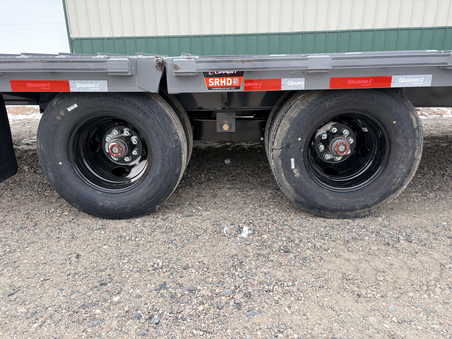 New 2026 35' 24k Diamond C Gooseneck Flatbed Trailer - Hydraulic Jacks
