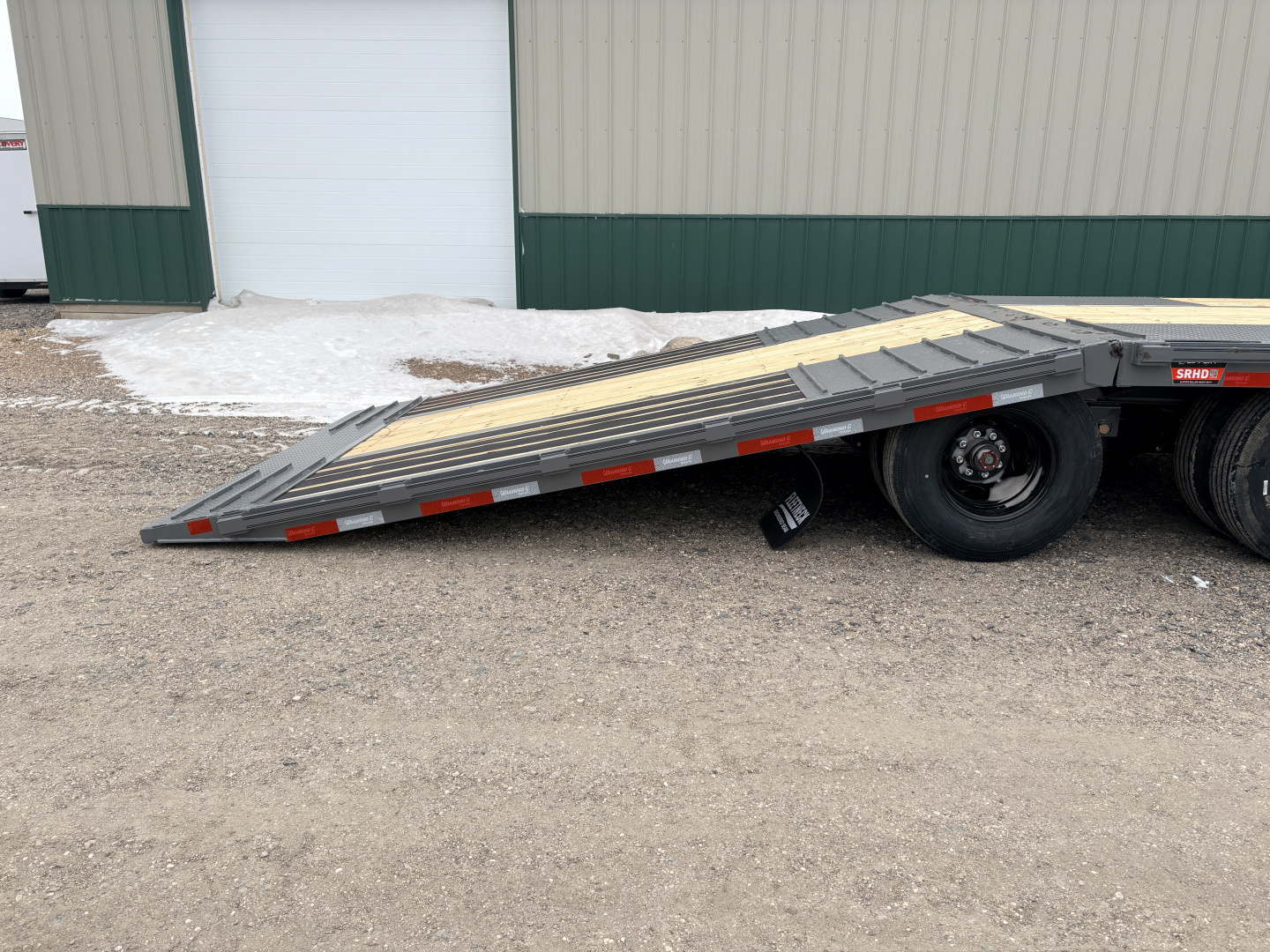 New 2026 35' 24k Diamond C Gooseneck Flatbed Trailer - Hydraulic Jacks