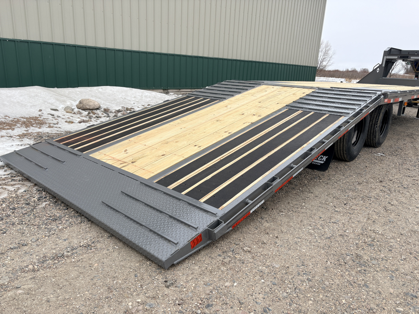 New 2026 35' 24k Diamond C Gooseneck Flatbed Trailer - Hydraulic Jacks