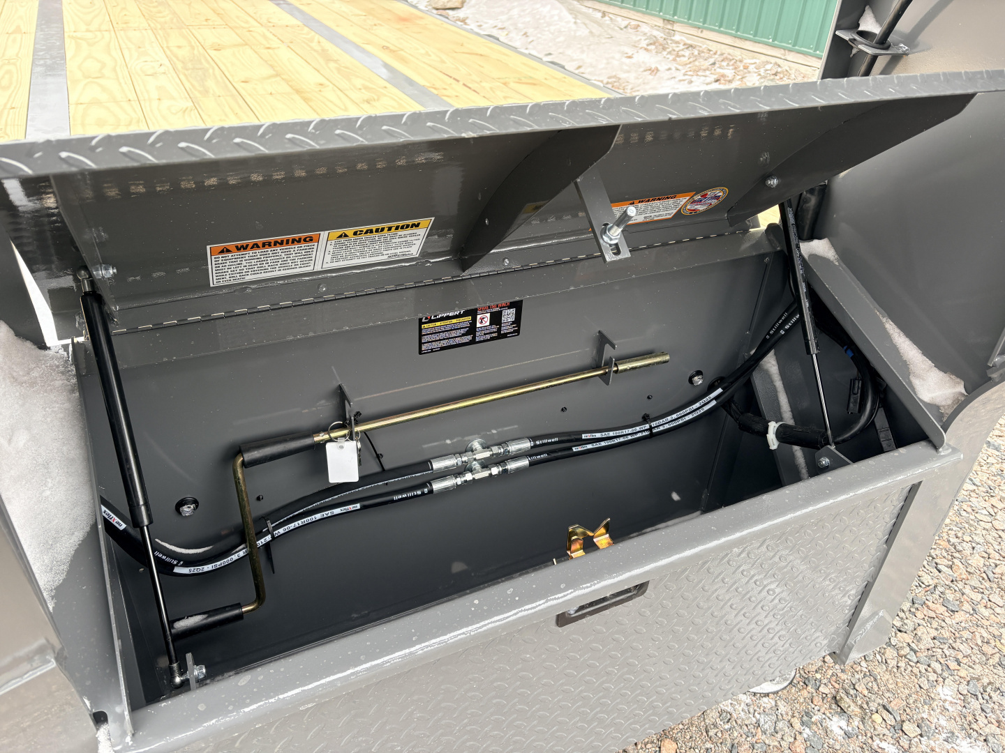 New 2026 35' 24k Diamond C Gooseneck Flatbed Trailer - Hydraulic Jacks