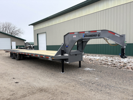 New 2026 35' 24k Diamond C Gooseneck Flatbed Trailer - Hydraulic Jacks