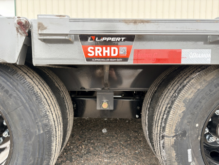 New 2026 35' 24k Diamond C Gooseneck Flatbed Trailer - Hydraulic Jacks