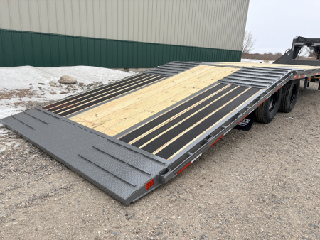 New 2026 35' 24k Diamond C Gooseneck Flatbed Trailer - Hydraulic Jacks