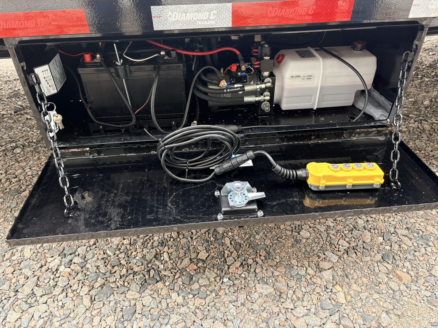 New 2026 32' Diamond C FMAX210 Hyd Dove Gooseneck Trailer