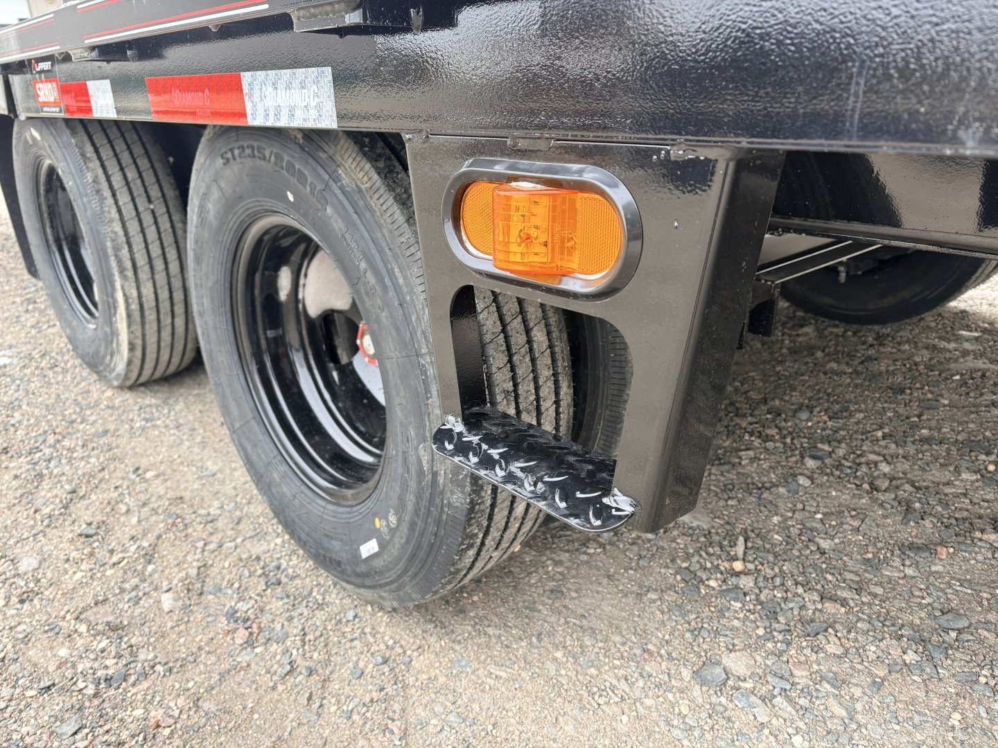 New 2026 32' Diamond C FMAX210 Hyd Dove Gooseneck Trailer