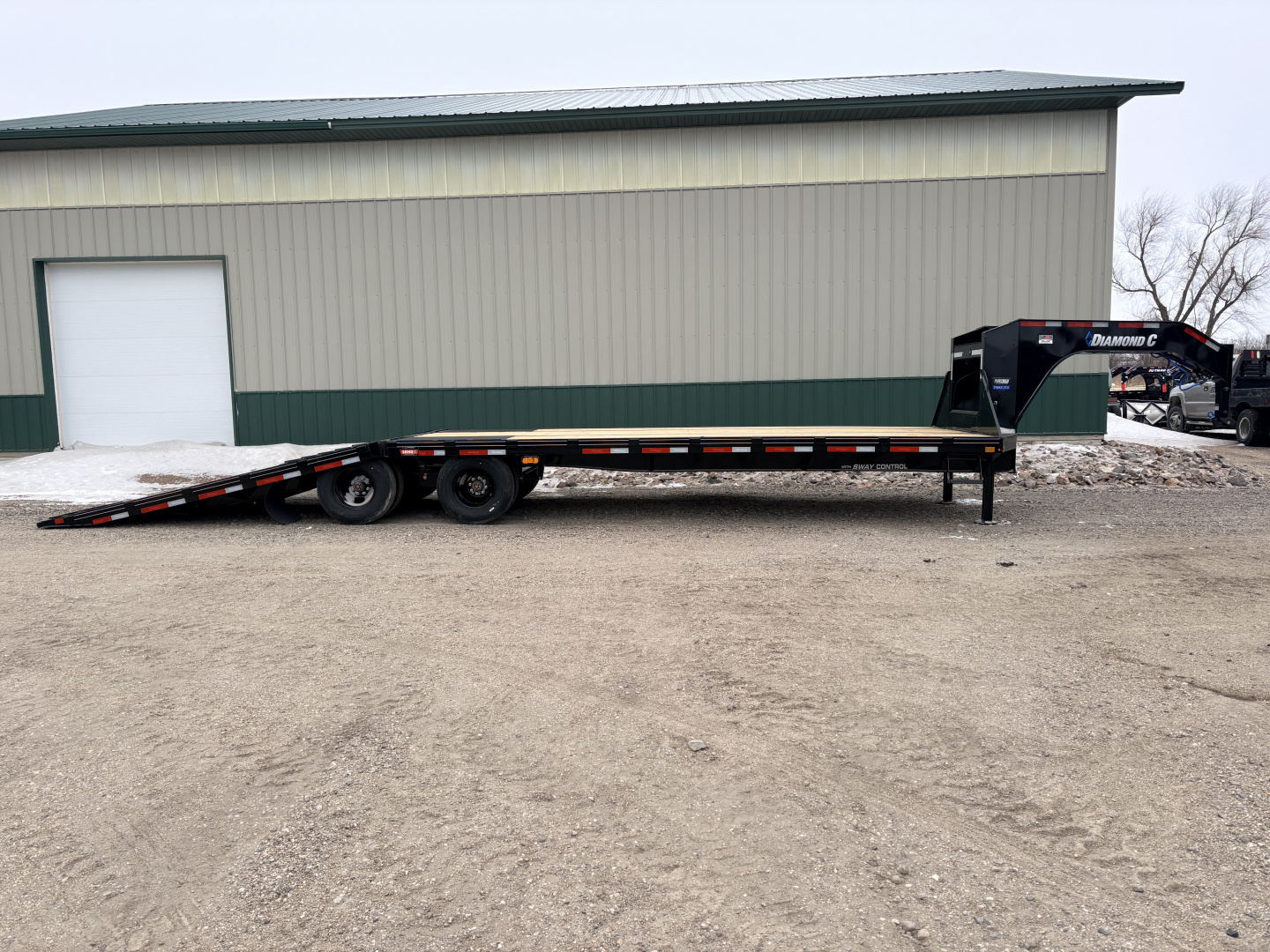 New 2026 32' Diamond C FMAX210 Hyd Dove Gooseneck Trailer
