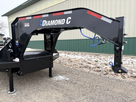New 2026 32' Diamond C FMAX210 Hyd Dove Gooseneck Trailer
