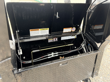 New 2026 32' Diamond C FMAX210 Hyd Dove Gooseneck Trailer