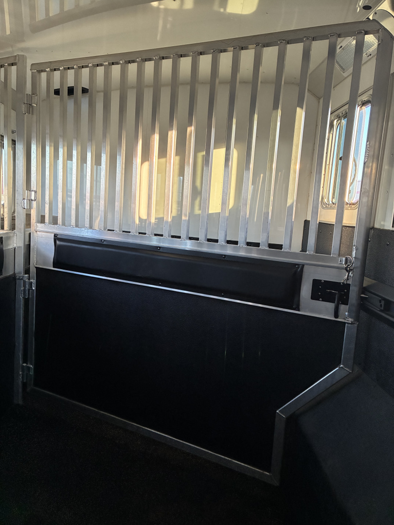 Used 2020 4-Star 3 Horse 15' Living Quarter Horse Trailer