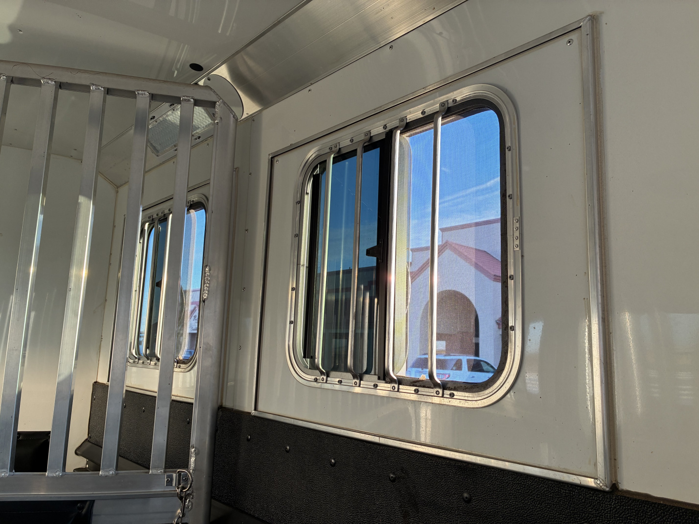 Used 2020 4-Star 3 Horse 15' Living Quarter Horse Trailer