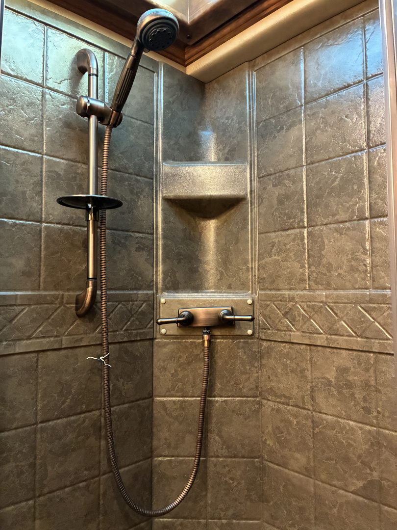 Used 2020 4-Star 3 Horse 15' Living Quarter Horse Trailer