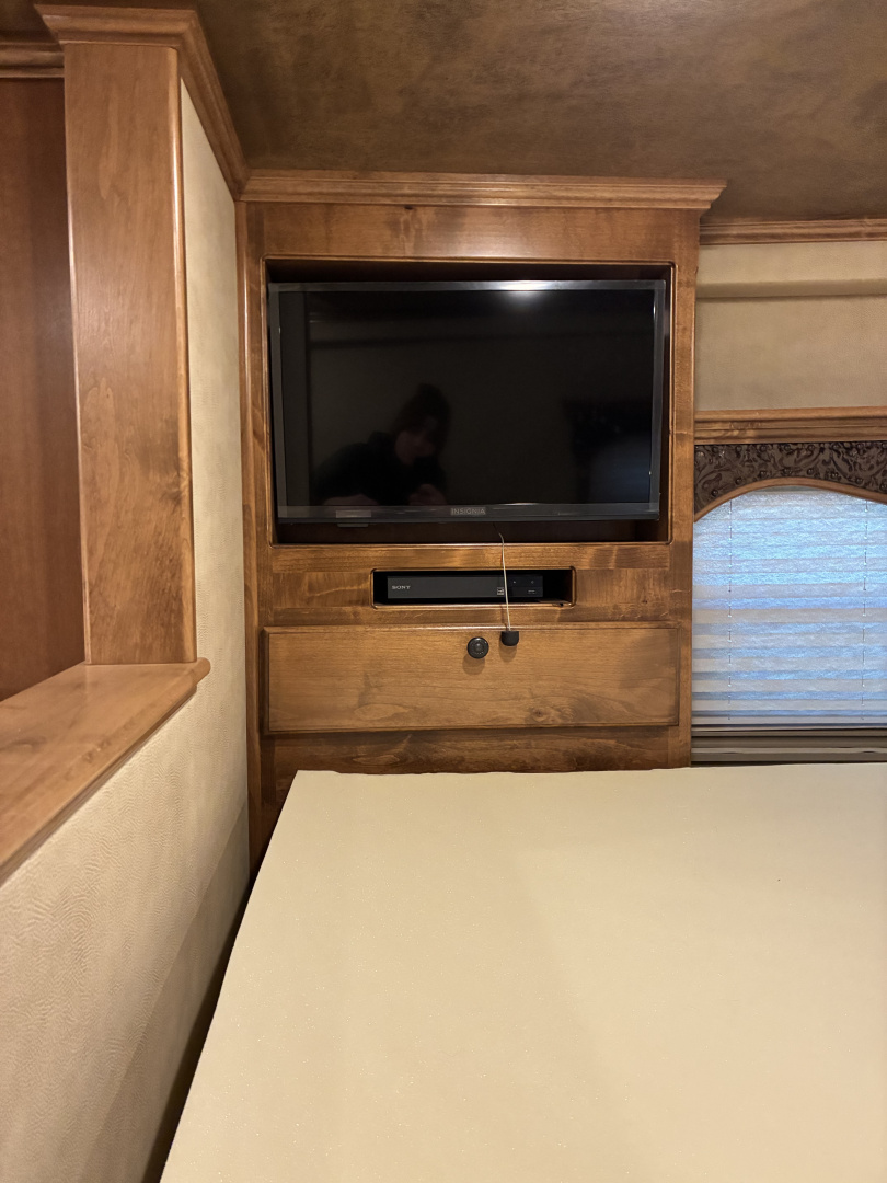 Used 2020 4-Star 3 Horse 15' Living Quarter Horse Trailer