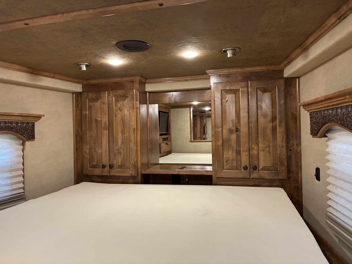 Used 2020 4-Star 3 Horse 15' Living Quarter Horse Trailer