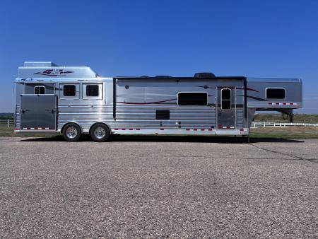 Used 2020 4-Star 3 Horse 15' Living Quarter Horse Trailer