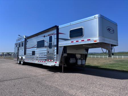 Used 2020 4-Star 3 Horse 15' Living Quarter Horse Trailer
