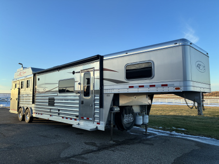 Used 2020 4-Star 3 Horse 15' Living Quarter Horse Trailer