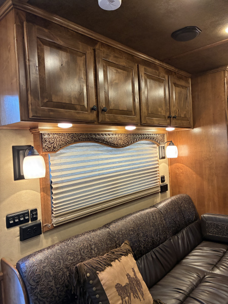 Used 2020 4-Star 3 Horse 15' Living Quarter Horse Trailer