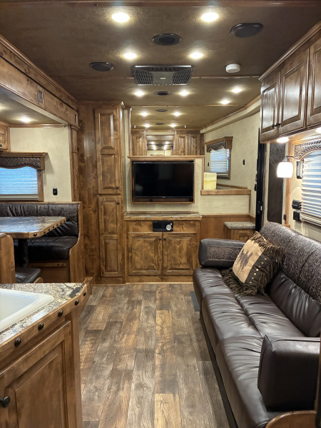 Used 2020 4-Star 3 Horse 15' Living Quarter Horse Trailer