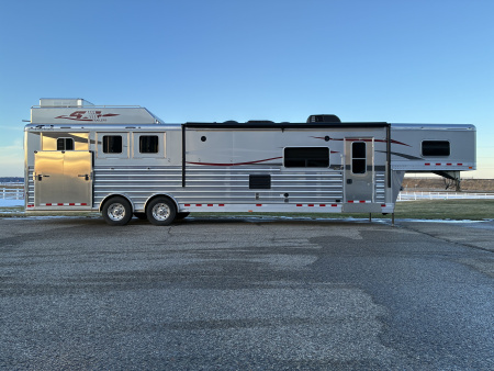 Used 2020 4-Star 3 Horse 15' Living Quarter Horse Trailer