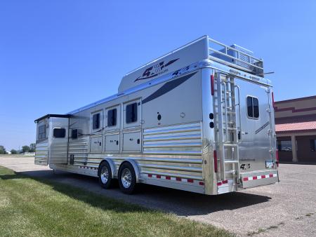 Used 2020 4-Star 3 Horse 15' Living Quarter Horse Trailer
