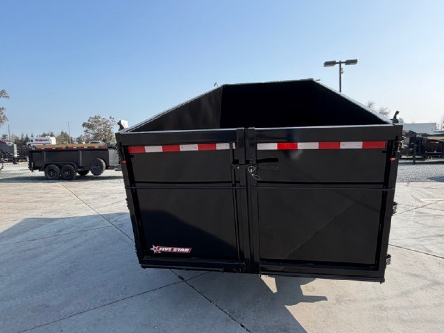 New 2026 Five Star Trailers DT716307 D14 P4 Dump Trailer