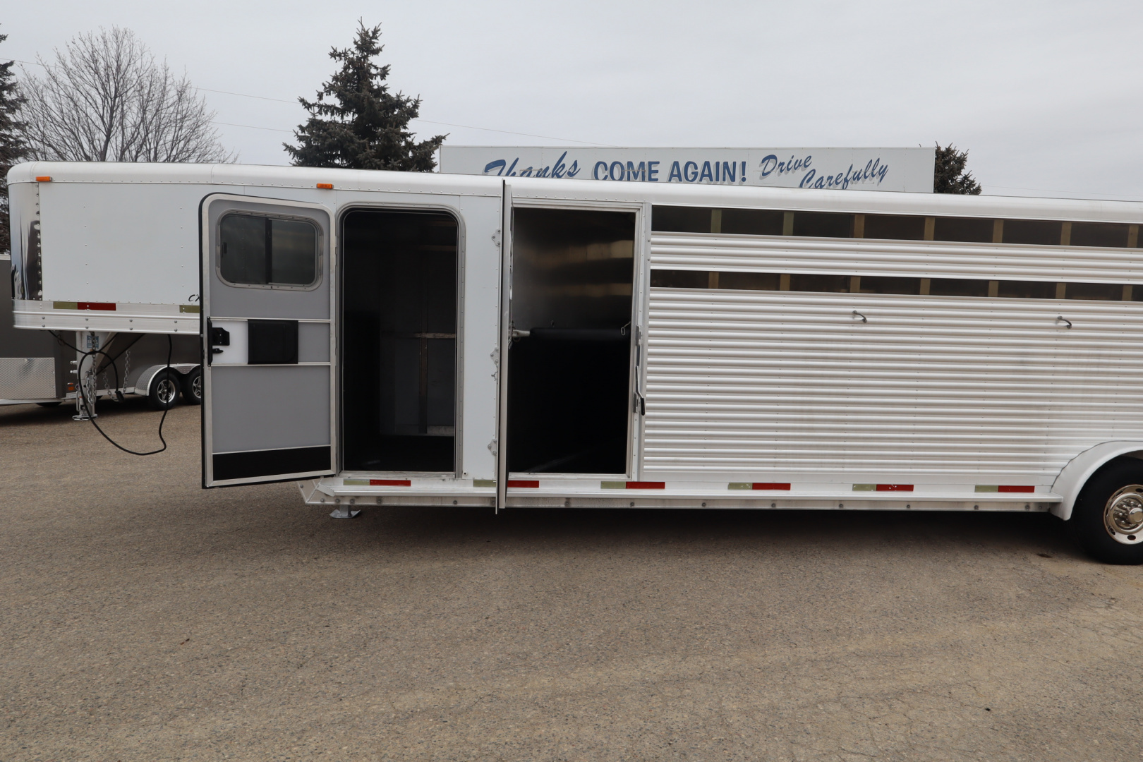 Used 2001 Exiss Trailers CXT/600 Stock combo Horse Trailer