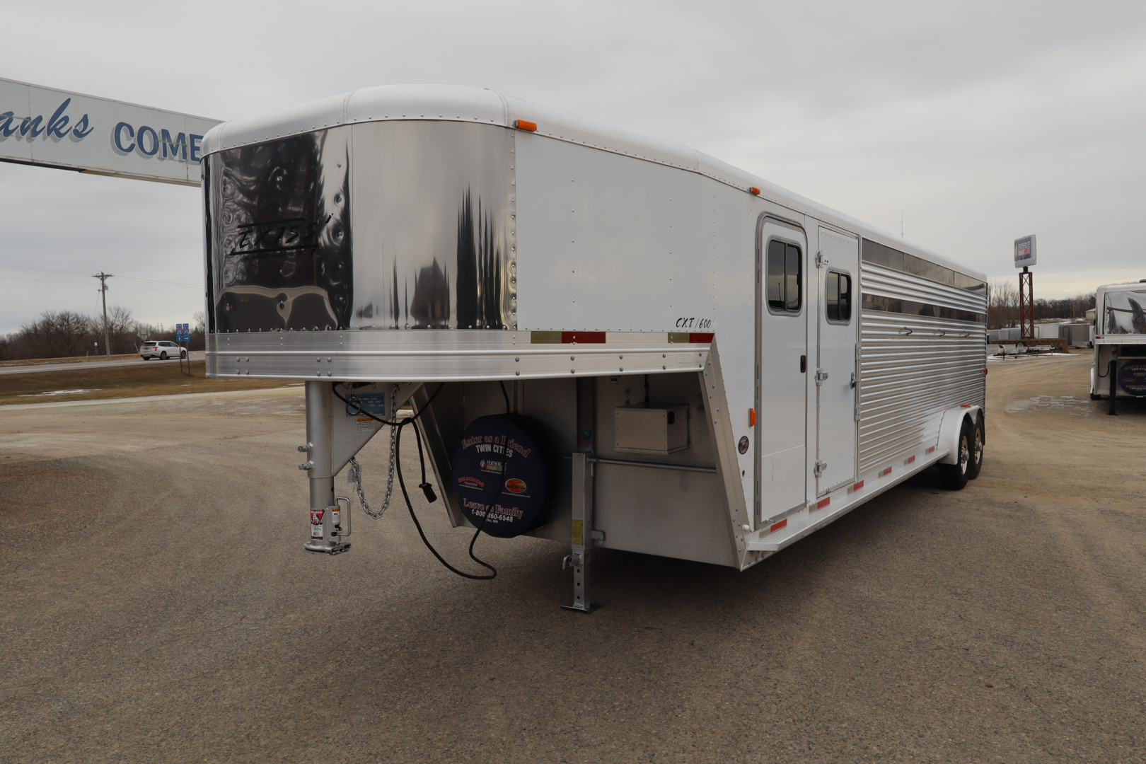 Used 2001 Exiss Trailers CXT/600 Stock combo Horse Trailer