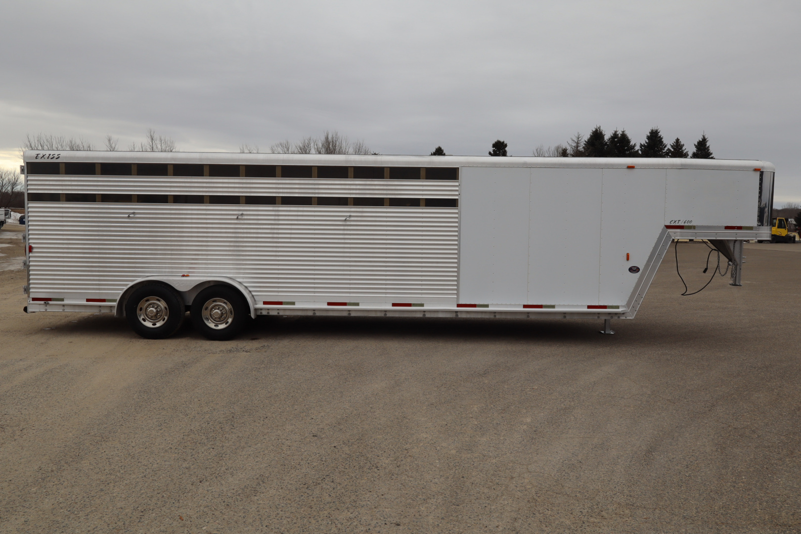 Used 2001 Exiss Trailers CXT/600 Stock combo Horse Trailer