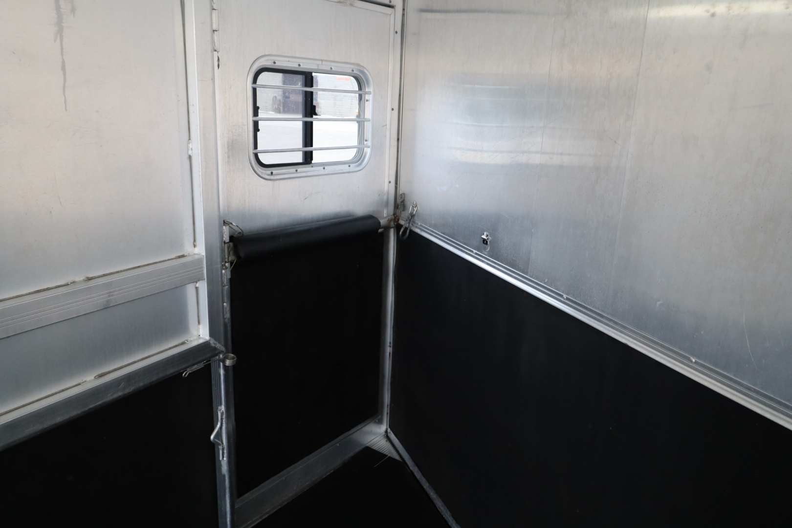 Used 2001 Exiss Trailers CXT/600 Stock combo Horse Trailer