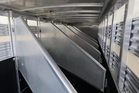 Used 2001 Exiss Trailers CXT/600 Stock combo Horse Trailer