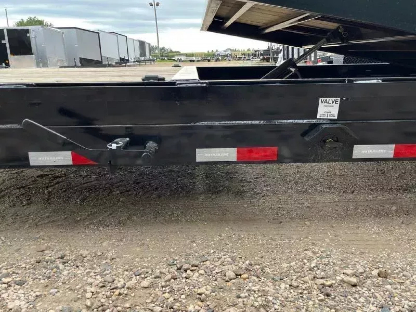 New 2026 22' 14k PJ Channel Equipment Tilt Trailer