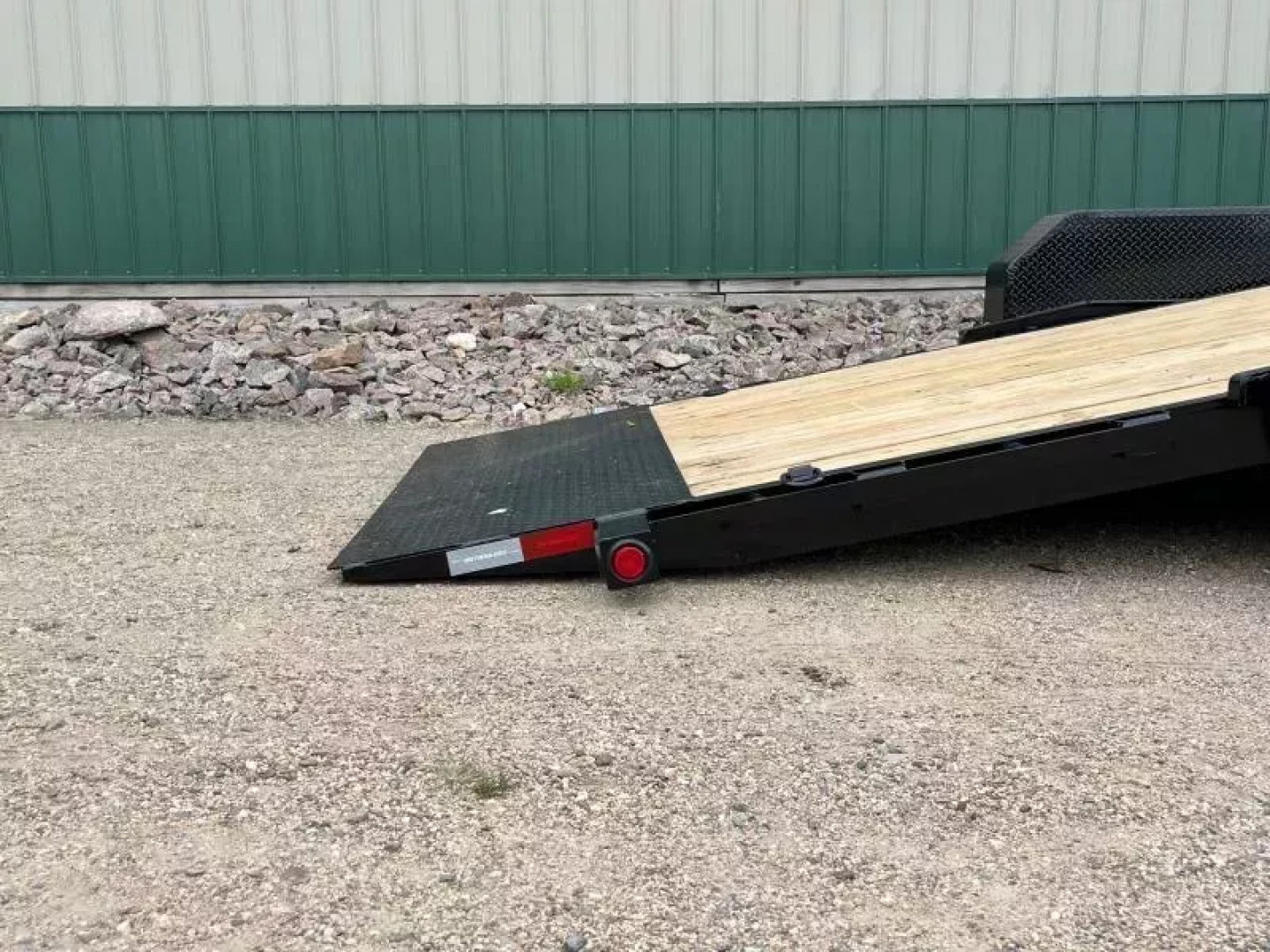 New 2026 22' 14k PJ Channel Equipment Tilt Trailer
