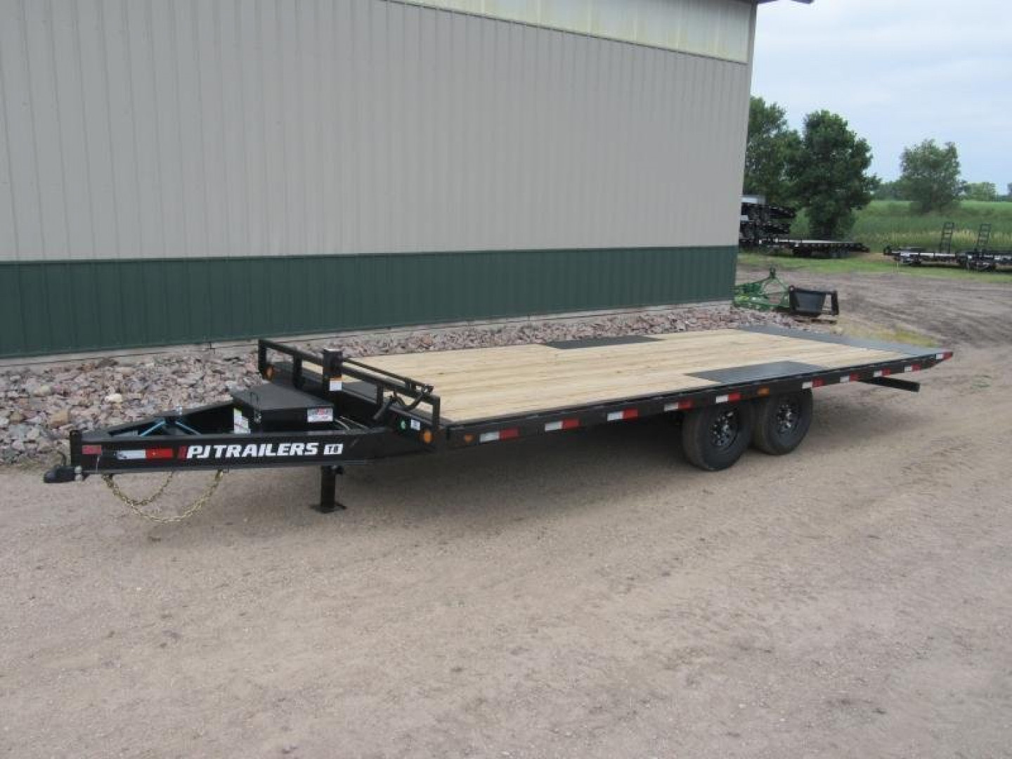 New 2026 22' 14k PJ Deckover Tilt Trailer